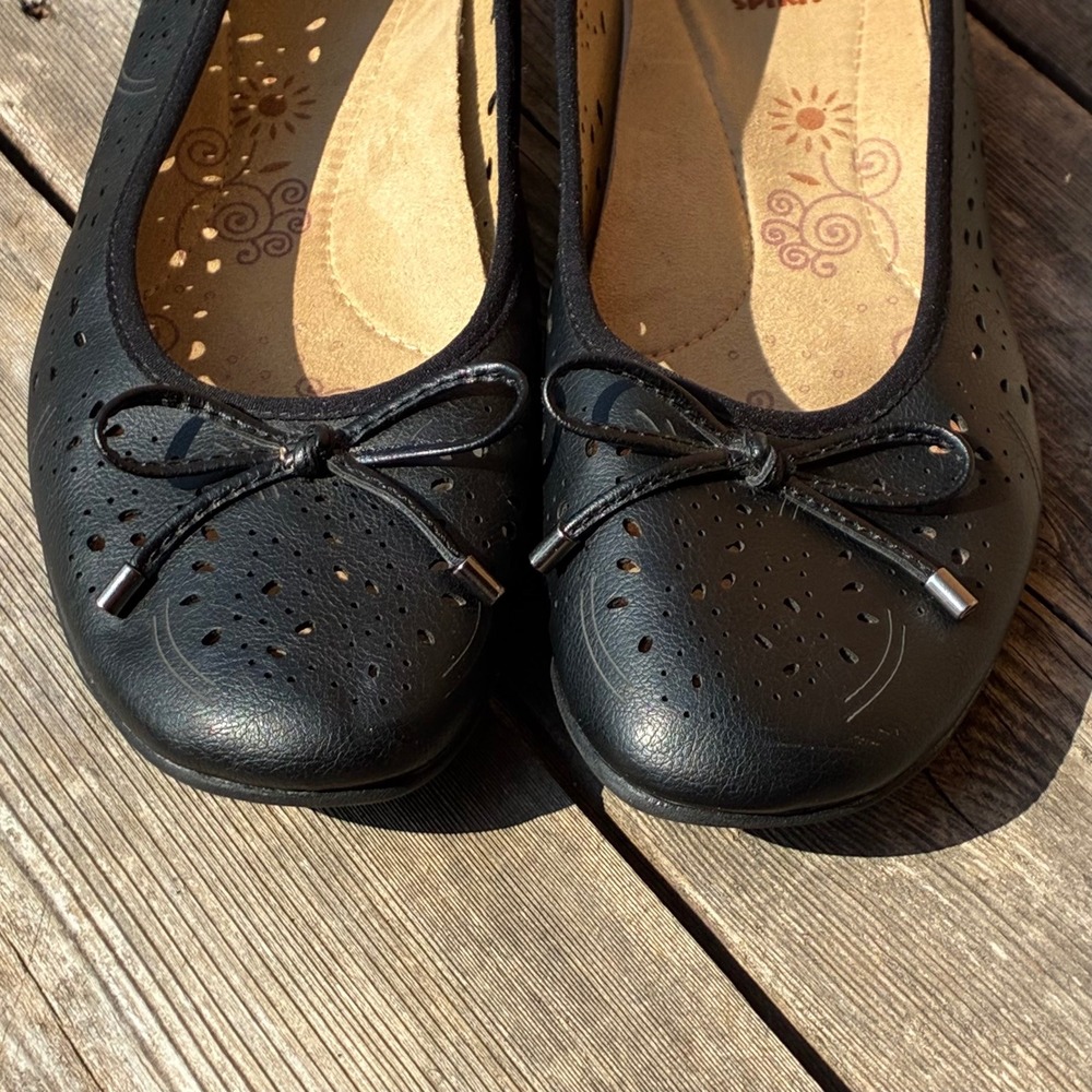 Earth Spirit Ballet Flats Black 10 Laser Cut Bow Comfort WMES28ER054